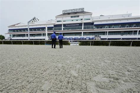 Synthetic surfaces gaining traction at major horse racing tracks